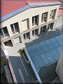 pohled ze 6.NP domu na čelní stěnu sboru a ochoz atria 
14.4.2009 